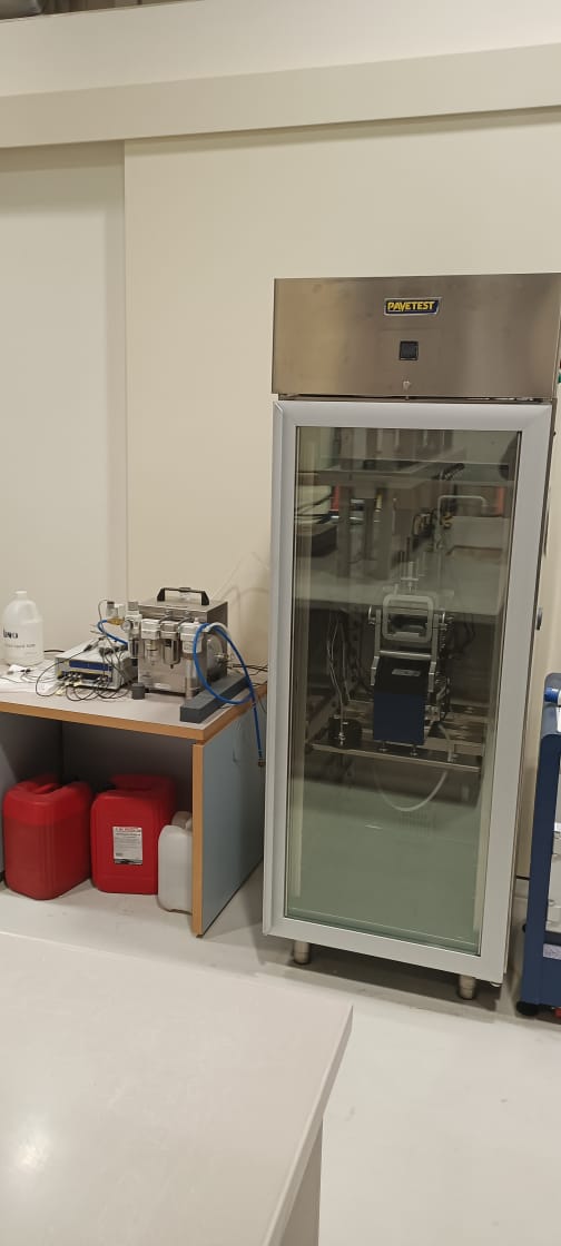 Four Point Bending Device